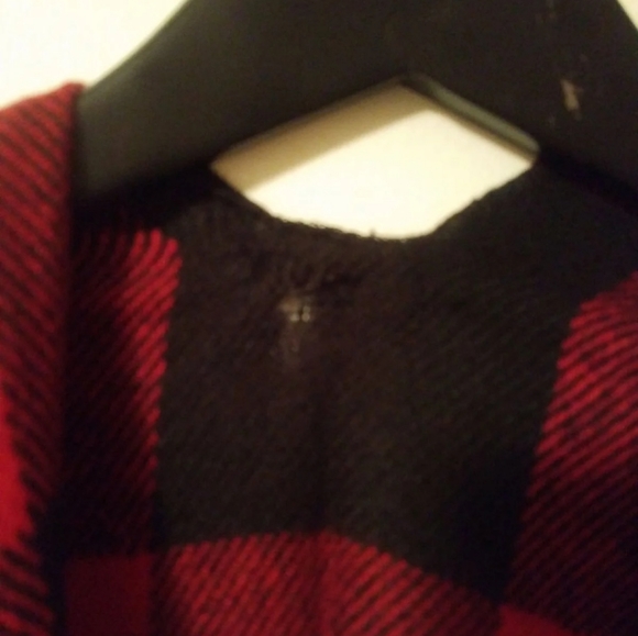 Poncho - Picture 2 of 2